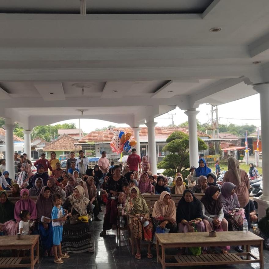 *Pemdes Bondan Salurkan Bantuan Pangan Nasional untuk 652 KK di Desa Bondan Sukagumiwang Indramayu*